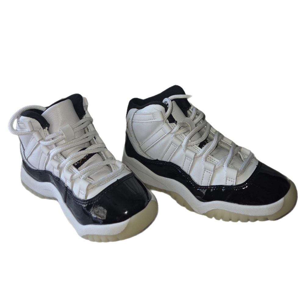Air Jordan Nike 11 Graitude Kids Black and White Sneakers Size 12C - Picture 8 of 9